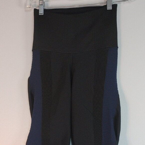 NIKE Black Blue High-Waisted Compression Leggings Size S Activewear Athletic - Picture 4 of 9